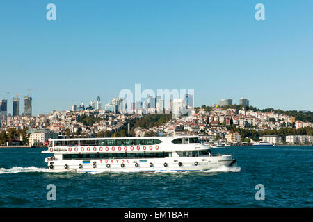 Türkei, Istanbul, Blick über den Bosforo Foto Stock