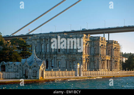 Türkei, Istanbul, Beylerbey, Beylerbeyi Sarayi, dieser am asiatischen Bosporusufer gelegene Palast ungefähr zeigt den gleichen Foto Stock