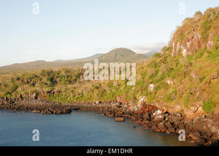 Vista aerea di San Cristobal Island da Cerro Tijeretas al tramonto, Galapagos, Ecuador, Sud America Foto Stock