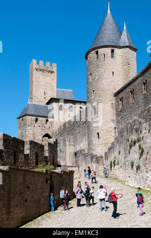 Le pareti interne intorno alla vecchia Cité di Carcassonne. Foto Stock