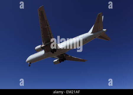 Boeing 767 C-GHOZ Air Canada sull approccio finale a YOW Ottawa, Canada, 15 aprile 2015 Foto Stock