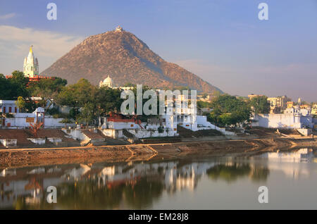 Lago di Pushkar e templi, Rajasthan, India Foto Stock
