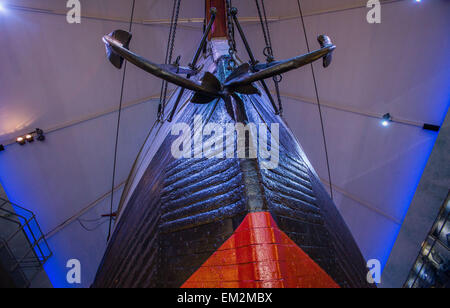 La nave di ricerca 'Fram", costruito nel 1892, come si vede nel Museo Fram sulla penisola di Bygdoy a Oslo, Norvegia, 07 aprile 2015. Il negozio è stato usato tra il 1893 e il 1912 dal norvegese esploratori polari su un totale di tre grandi spedizioni di ricerca. Fridtjof Nansen ha avviato la sua costruzione - nessuna nave di legno o a nord o a sud aveva mai navigato a latitudini elevate. Il museo è dedicato alla storia del Norwegian spedizioni polari. Foto: Jens BUETTNER/dpa Foto Stock