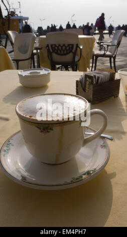 Una tazza di caffè a San Zaccaria in Venezia Foto Stock