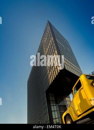 Hotel Hyatt Regency e vecchi ci raccoglitore in media porto di Dusseldorf, RENANIA DEL NORD-VESTFALIA, Germania, Europa Foto Stock