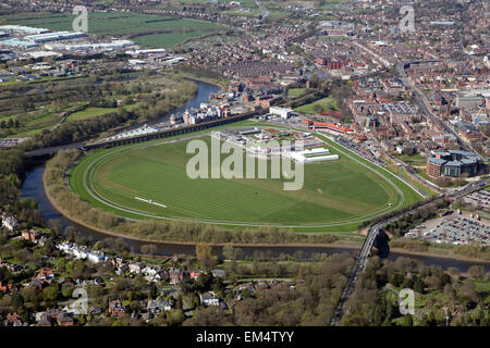 Vista aerea di Chester Racecourse, noto come Roodee nel Cheshire, Regno Unito Foto Stock
