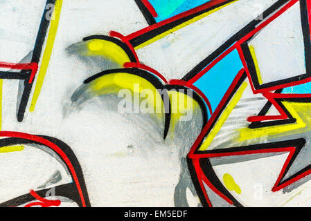 Parete ricoperta con graffiti Foto Stock