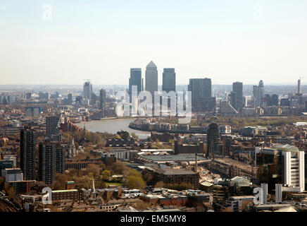 Sky Garden di Londra - Walkie-Talkie vista di Canary Wharf elevato aumento di blocchi Foto Stock