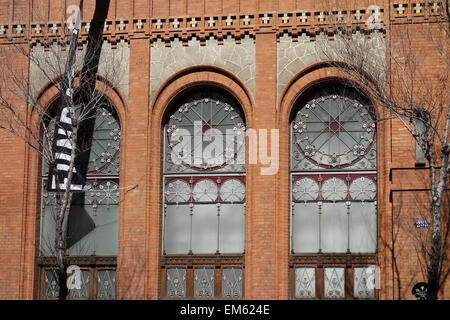 Windows della Fundació Antoni Tàpies edificio di Barcellona, in Catalogna, Spagna Foto Stock