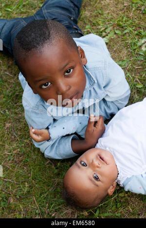 Bambini felici Foto Stock