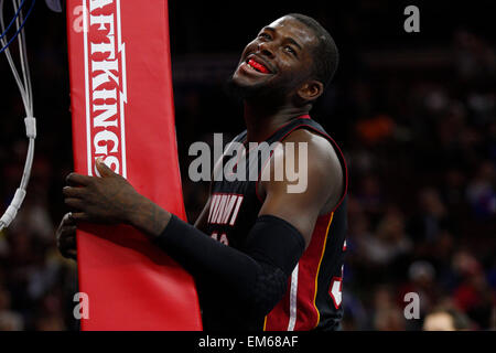 Aprile 15, 2015: Miami Heat avanti James Ennis (32) reagisce durante il gioco NBA tra Miami Heat e la Philadelphia 76ers presso la Wells Fargo Center di Philadelphia, Pennsylvania. Il Miami Heat ha vinto 105-101. Foto Stock