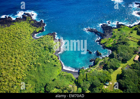 Stati Uniti d'America, Hawaii, Vista Aerea di Waianapanapa State Park; Maui Foto Stock