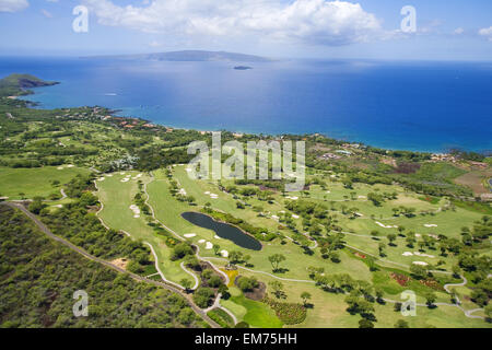 Stati Uniti d'America, Isole Hawaii, vista aerea di Wailea Oro e Smeraldo Corsi di Golf; Maui Foto Stock