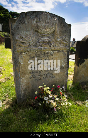 Regno Unito, Inghilterra, Yorkshire, Scarborough, St Mary sagrato, tomba di autore Anne Bronte Foto Stock