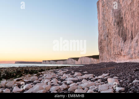 Birling gap e sette sorelle al tramonto, East Sussex Foto Stock