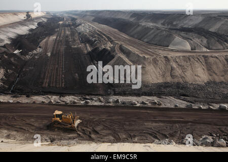 Aprire-pit coal mining Cottbus Nord vicino a Cottbus, Lusazia inferiore, Brandeburgo, Germania. Enormi open-pit coal mining da Vattenfall Foto Stock