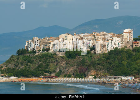 Vista di Sperlonga, Lazio, Italia Foto Stock