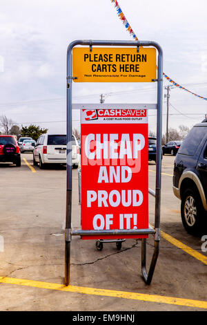 Un segno per una Patria mercato alimentare si è trasformato in un Cashsaver mercato alimentare. I clienti possono pagare spese di oggetto più dieci per cento. Oklahoma City, Oklahoma, Stati Uniti d'America. Foto Stock