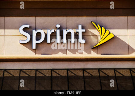 La vetrina e il logo di telecomunicazioni di Sprint store. Oklahoma City, Oklahoma, Stati Uniti d'America. Foto Stock