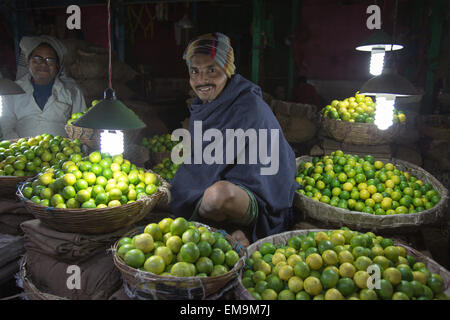 Commercio all'ingrosso mercato ortofrutticolo Bepin Behari Ganguly Street Calcutta Kolkata Foto Stock