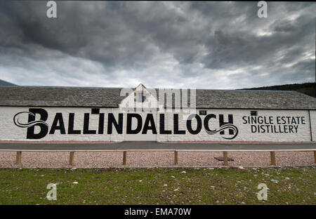 Il nuovo Ballindalloch singola distilleria Immobiliari in Speyside, inaugurato il 16 aprile 2015. SCO 9677. Foto Stock