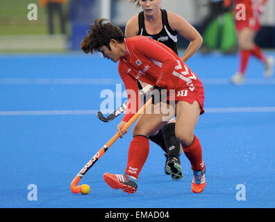 Hastings, Nuova Zelanda. Xviii Apr, 2015. Le due Coree Mihyun Park sotto pressione al Festival di Hockey, Nuova Zelanda Womens bacchette nere contro la Corea, Unison Sports Park, Hastings, Sabato, Aprile 118 2015. © Azione Sport Plus/Alamy Live News Foto Stock