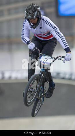 Manchester, Regno Unito. 18 Aprile, 2015. UCI BMX Supercross World Cup. Giorno uno. Tre Whyte (GBR) (2014 World Championship Bronze Medallist) durante gli Uomini Elite sessione pratica. Credit: Azione Plus immagini di sport/Alamy Live News Foto Stock