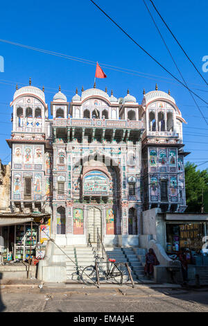 BIKANER, INDIA - Oct 24, 2012: facciata della bella vita casa di un ex commerciante famiglia in Bikaner, India. Foto Stock