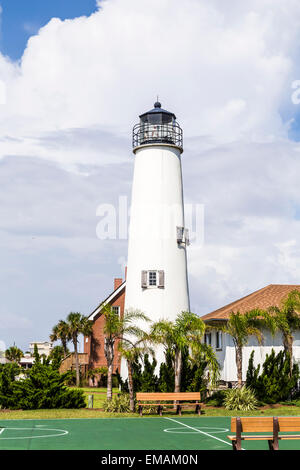 Faro sulla isola di San Giorgio vicino Apalachicola, Florida, Stati Uniti d'America Foto Stock