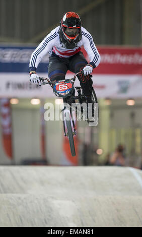 Manchester, Regno Unito. Xviii Apr, 2015. UCI BMX Supercross World Cup. Giorno uno. Liam Phillips (GBR) durante la sua vincita Mens Elite Crono Race. Credito: Azione Sport Plus/Alamy Live News Foto Stock