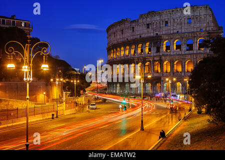 Colosseo di notte Foto Stock