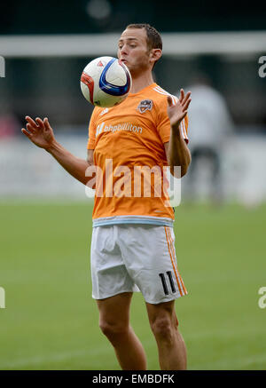 Washington, DC, Stati Uniti d'America. Xviii Apr, 2015. 20150418 - Houston Dynamo centrocampista Brad Davis (11) si riscalda prima della partita contro il C.C. Uniti a RFK Stadium di Washington. Regno e la dinamo legato 1-1. © Chuck Myers/ZUMA filo/Alamy Live News Foto Stock