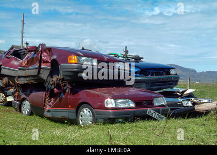 Junk su vetture a junkyard Scotland Regno Unito Europa Foto Stock