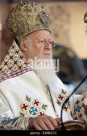 Serres, Grecia. Xix Apr, 2015. Il Patriarca ecumenico Bartolomeo a Saint Nikitas chiesa, a Serres in Grecia il 19 aprile 2015. Credito: Konstantinos Tsakalidis/Alamy Live News Foto Stock