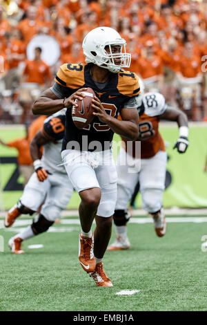 Aprile 18, 2105: Texas Longhorns quarterback Jerrod sentito (13) guarda a passare durante l annuale Texas Orange-White Football Scrimmage a Darrell K Royal-Texas Memorial Stadium di Austin, TX. Foto Stock