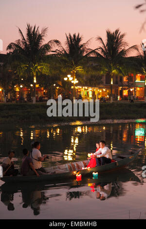 Il Vietnam, Hoi An, Thu Bon River, boat people, Foto Stock