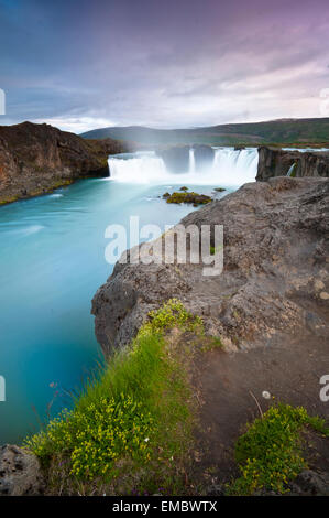 Goðafoss, cascata degli dèi, Islanda Foto Stock