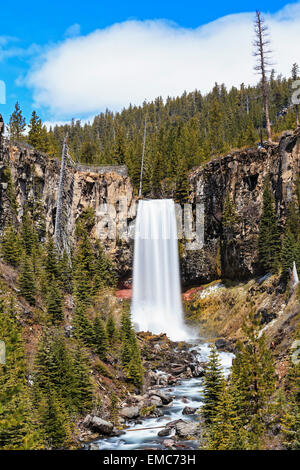 Stati Uniti d'America, Oregon, Deschutes County, Tumalo Creek, Tumalo cade Foto Stock