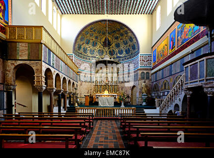 Università cattolica Chiesa Dublino Irlanda interni. Fondata dal cardinale Newman nel 1856 a Dublino in Irlanda Foto Stock