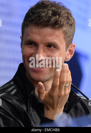 Monaco di Baviera, Germania. Xx Apr, 2015. Il Bayern Monaco di Baviera Thomas Mueller assiste ad una conferenza stampa a stadio Allianz Arena di Monaco di Baviera, Germania, il 20 aprile 2015. Monaco di Baviera incontrerà FC Porto in Champions League quarterfinal match in 21 aprile 2015. Foto: Andreas Gebert/dpa/Alamy Live News Foto Stock