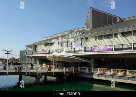Il Princes Quay Shopping Center affacciato su Princes dock in Hull City Centre Regno Unito Foto Stock