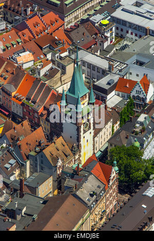 Centro storico di Friburgo con Schwabentor gate, Freiburg im Breisgau, Baden-Württemberg, Germania Foto Stock