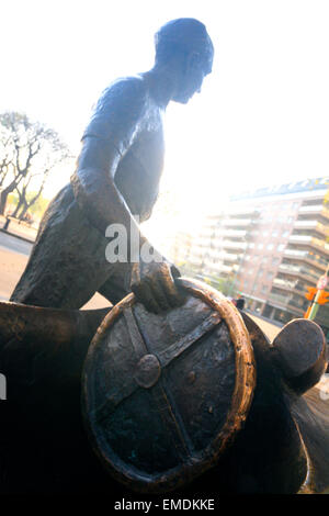 Un Monumento in omaggio a Juan Manuel Fangio, Puerto Madero Buenos Aires, Argentina. Foto Stock