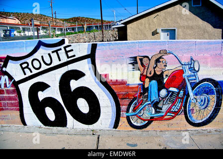 Route 66 graffiti dipinti su muro di torce Motel in Barstow California Foto Stock