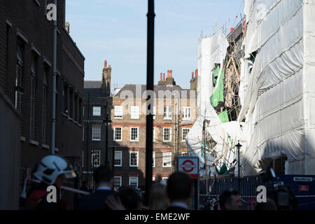 Il Portogallo Street, Londra, Regno Unito. Xx Aprile 2015. Un edificio è crollato presso la London School of Economics di Londra centrale. Credito: Nando Machado/Alamy Live News Foto Stock