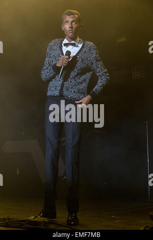 Indio, California, Stati Uniti d'America. Xix Apr, 2015. Musicista sperimentale PAUL VAN HAVER (aka STROMAE) suona dal vivo durante la tre giorni di musica di Coachella e Arts Festival presso Empire Polo Club di Indio, California © Daniel DeSlover/ZUMA filo/Alamy Live News Foto Stock