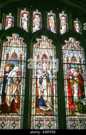 Biblico di vetro macchiato, Chiesa di Santa Maria interno, Harrow-su-il-Hill, Londra, Inghilterra. Foto Stock