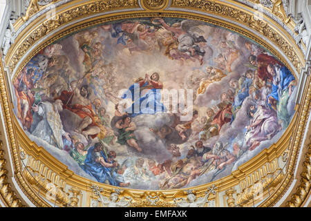 Roma, Italia - 26 Marzo 2015: l'affresco barocco dell Assunzione della Vergine Maria nella Chiesa Nuova - Santa Maria in Vallicela Foto Stock