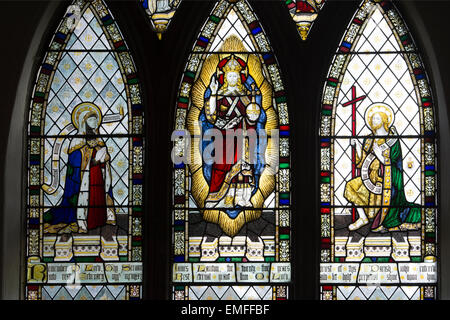 La finestra orientale, Chiesa della Santa Trinità, Drybrook, Foresta di Dean, Gloucestershire, England, Regno Unito Foto Stock