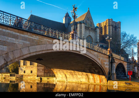 San Michele Ponte a sunrise di Gand, Belgio Foto Stock